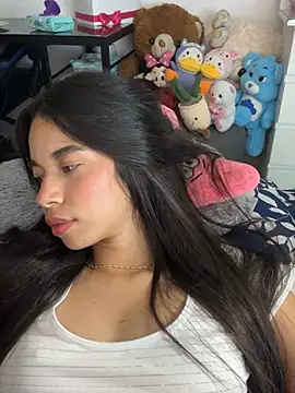 Milleradhara24n Live chat-huone