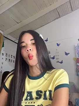 Milleradhara24 Live Chatraum