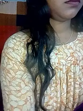 Neha533 Adlı Modelin Canlı Sohbet Odası