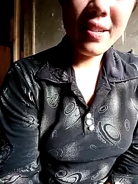 Sara_pusyy Adlı Modelin Canlı Sohbet Odası