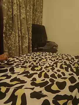 fuckgirl143143 Adlı Modelin Canlı Sohbet Odası