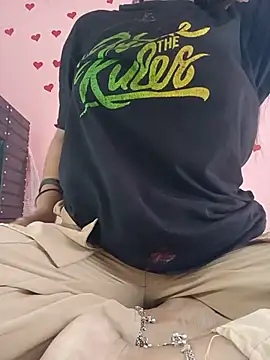 Chat ao vivo de Saniya76