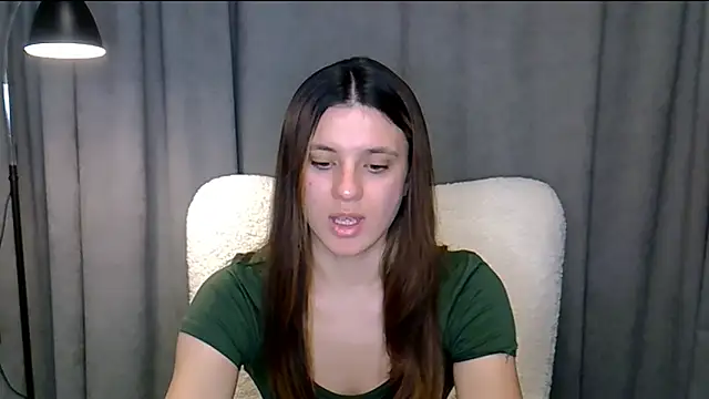 Živá chatovací místnost KiraHoney