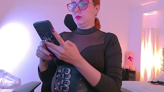 Chat soba uživo modela MistressErza