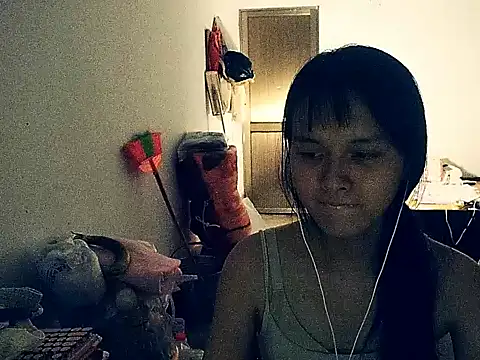 RebelAura 现场性爱视讯表演