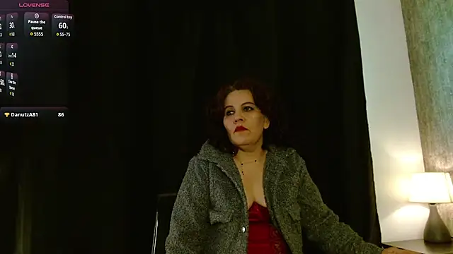 Rosalie_Durand Adlı Modelin Canlı Sohbet Odası
