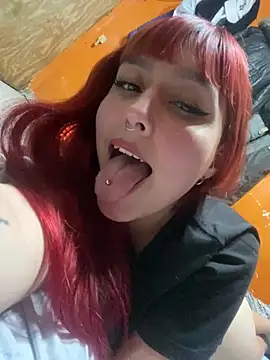 Odysseyy Adlı Modelin Canlı Sohbet Odası