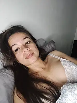 danielamonet's Live Chat Room