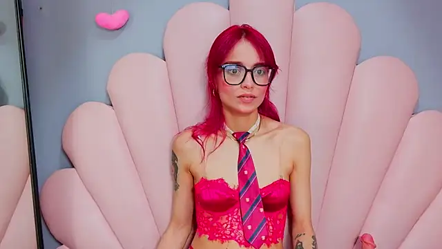 غرفة دردشة luci_miller المباشرة