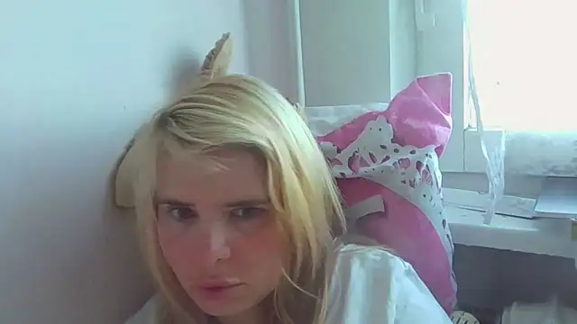 HornyElena Adlı Modelin Canlı Sohbet Odası