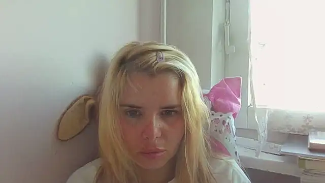 HornyElena's Live Chat Room