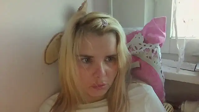 غر فة دردشة HornyElena المباشرة