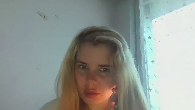 HornyElena Live Chatraum