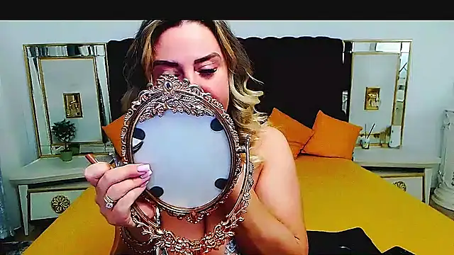 xplayfullblondexx Adlı Modelin Canlı Sohbet Odası