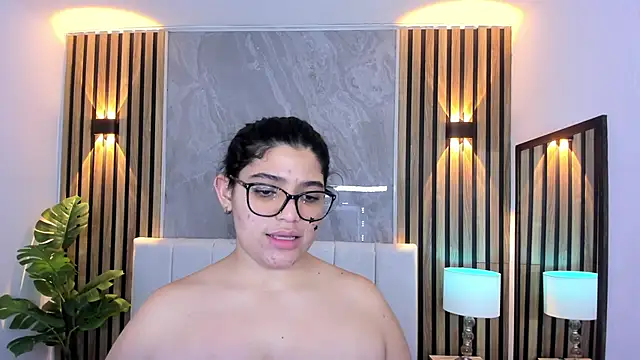 Carlotta_de_velour's Live Chat Room