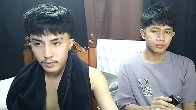 Urloverhardcock's Live Sex Cam Show