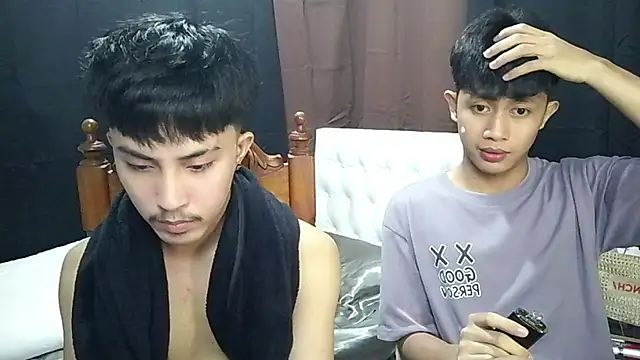 Urloverhardcock's Live Sex Cam Show