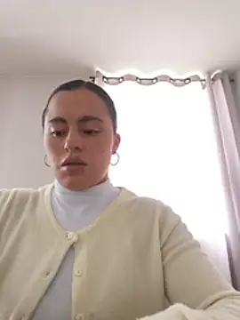 Sala de chat ao vivo de ALEJA__22