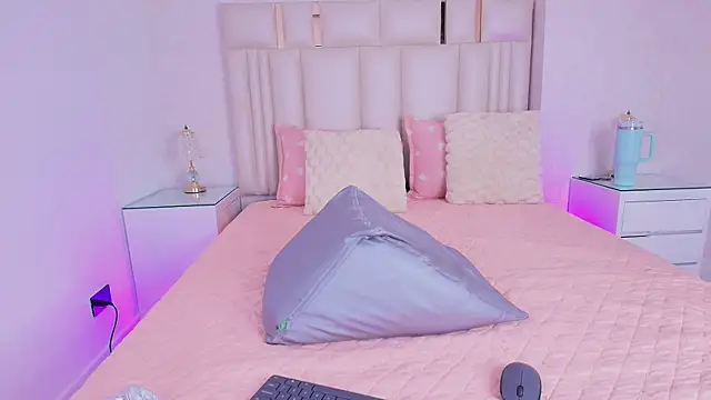 Živá chatovací místnost alanarose18