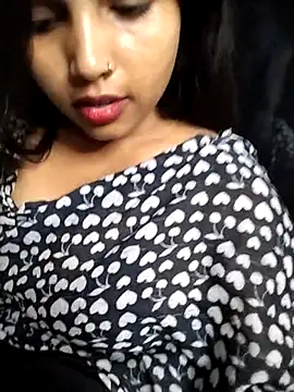 Sexy_Divya__ Adlı Modelin Canlı Sohbet Odası