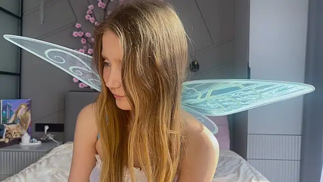 MiraJuicyJune Adlı Modelin Canlı Sohbet Odası