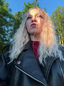 RussianBlondes: онлайн-секс-шоу