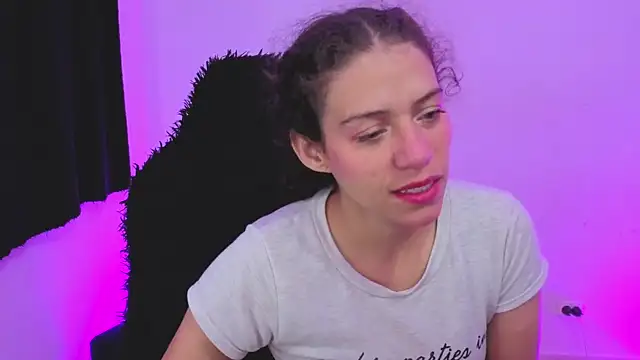 daniela_rivasthl 即時聊天室