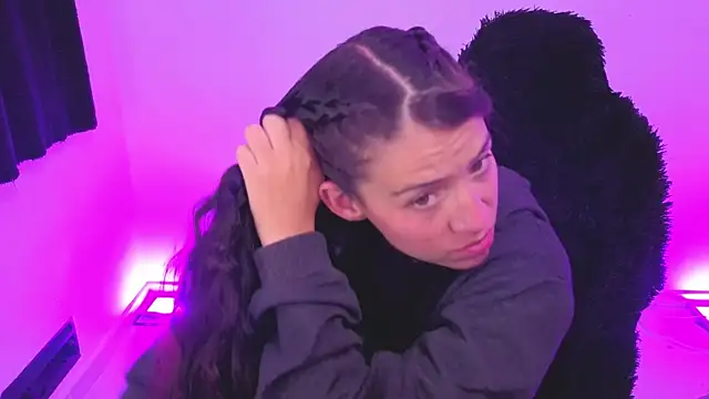 daniela_rivasthl – Naživo chatovacia miestnosť