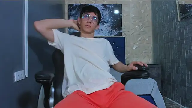ElanGiraldo Show Webcam