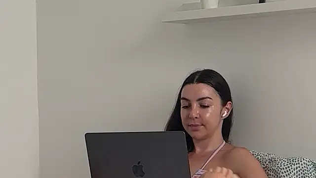 Cassieuncut – live chatrum