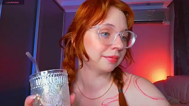 Erica_Nelson's Live Chat Room