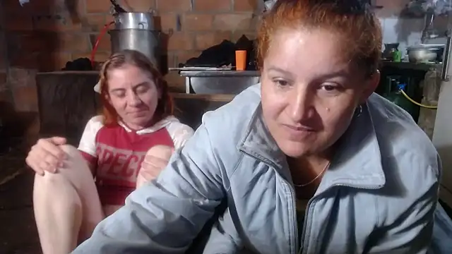 Sra_Angelina Adlı Modelin Canlı Sohbet Odası