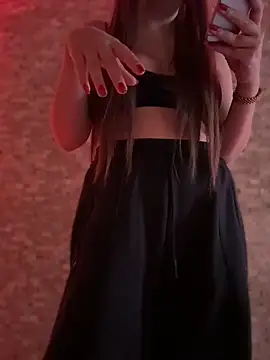 Devils__den Adlı Modelin Canlı Sohbet Odası