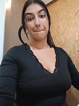 חדר צ'אט בשידור חי של ViolettaWalton1