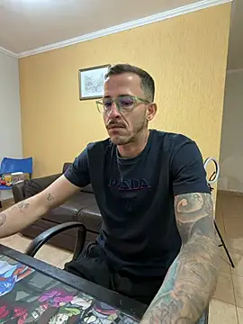 Show sexual ao vivo de MeladoDiMel