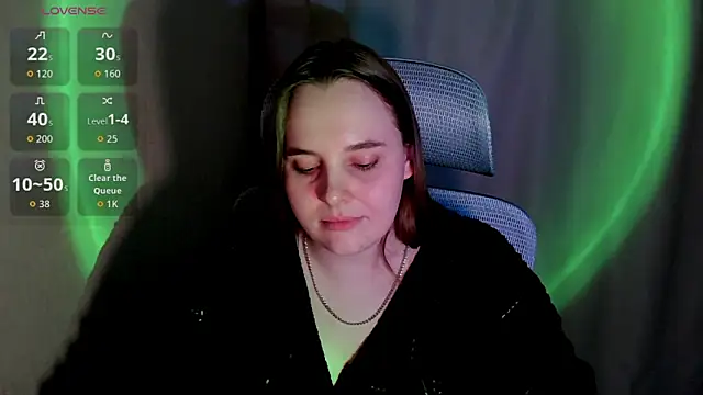 חדר צ'אט בשידור חי של Noir_Ember_