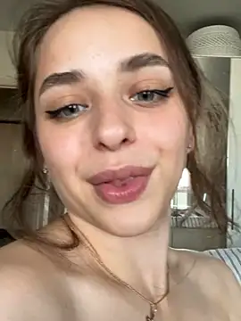 Živá chatovací místnost yoyogirlx