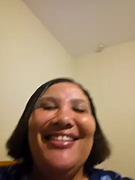 Sala de chat ao vivo de Curvy-Nthabi_X