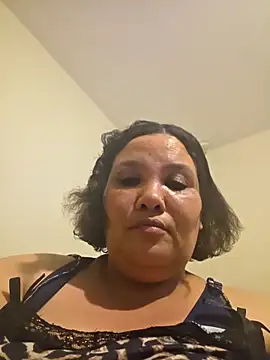 Curvy-Nthabi_X Cameră chat live