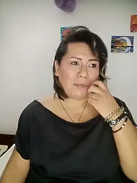 angi_daw Adlı Modelin Canlı Sohbet Odası