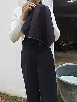 gugu0022 Adlı Modelin Canlı Sohbet Odası