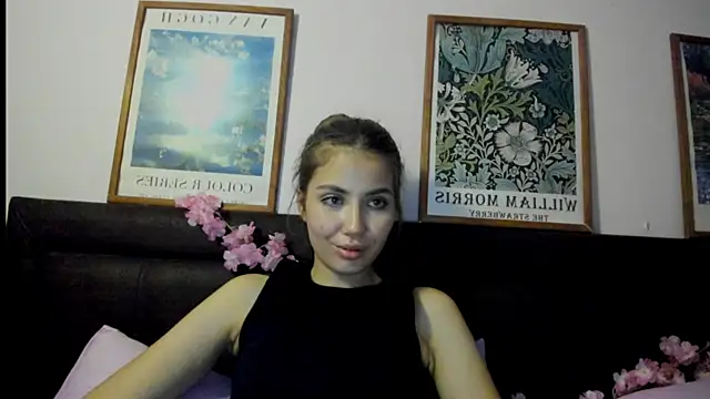 חדר צ'אט בשידור חי של Aurora_Glow21