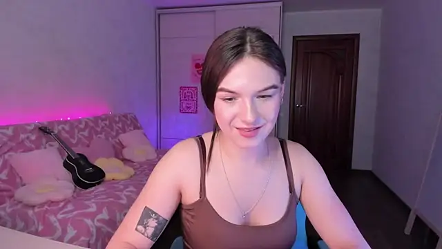 luna_lust_212 Adlı Modelin Canlı Sohbet Odası