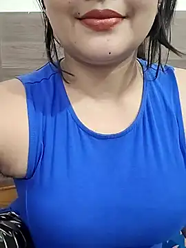 Cute_Ayushii's Live Chat Room