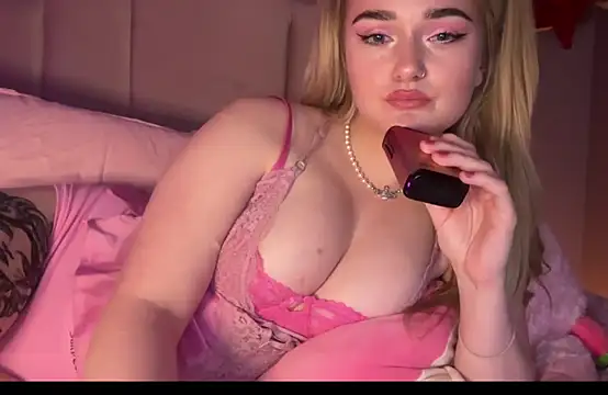 הופעת סקס קאם בשידור חי של Pinkiepieexo