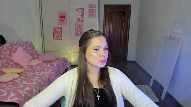 Kira_love_81 Adlı Modelin Canlı Sohbet Odası