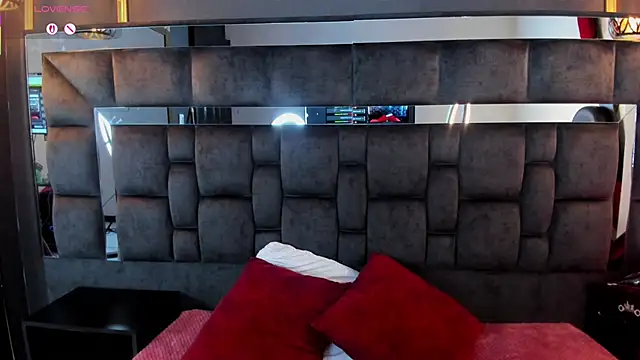 IssaJones_ Adlı Modelin Canlı Sohbet Odası