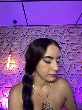 MelanyyJhonson15's Live Chat Room