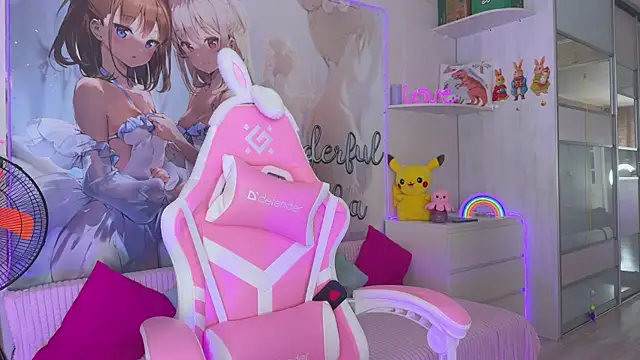 CheekySashaCharm чат на живо
