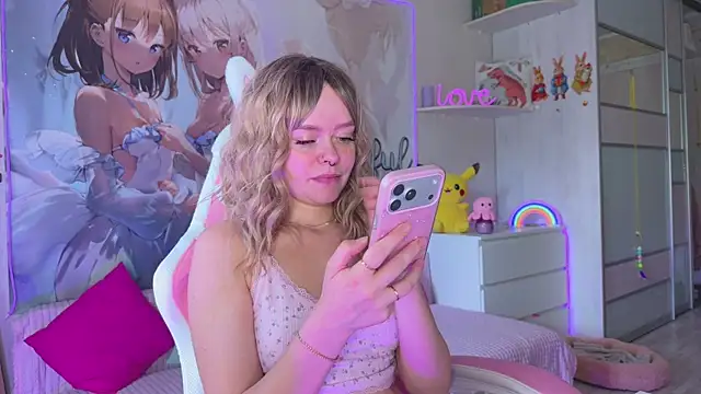 CheekySashaCharm Live Chatraum